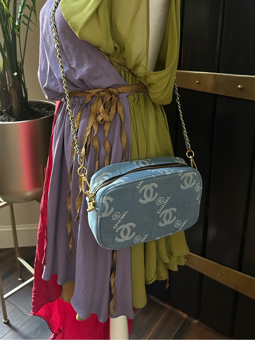 New Authentic CHANEL VIP beauty Denim Camera Crossbody bag handbag tote designer